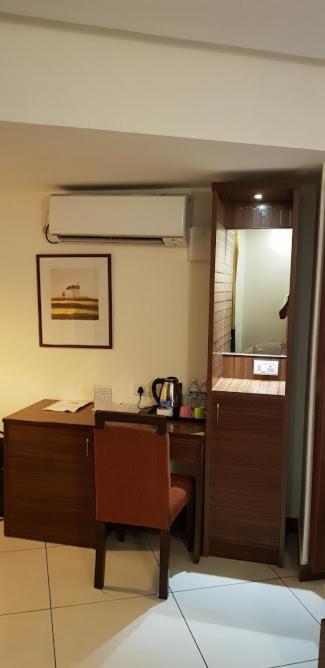 Klase Hotels Ченнаї Екстер'єр фото